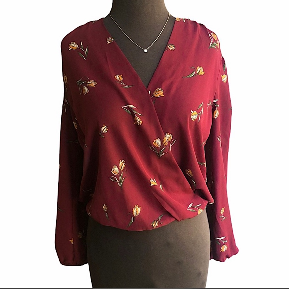 (4 for $20) 💛Elodie Purple Floral V-Neck Wrap Blouse